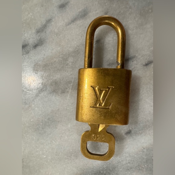 Louis Vuitton Card Holder and Key #330 Bundle EUC - Picture 3 of 3